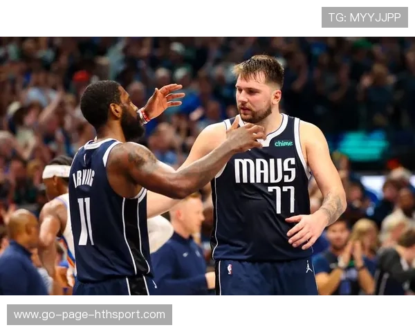 东契奇转身晃开对手轻松上篮,独行侠再添两分 东契奇转身晃开对手轻松上篮,独行侠再添两分